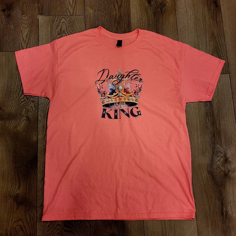 Graphic Tee - Daughter of The King